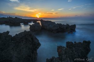 沖永良部島 ウシジ浜の朝日 ND400使用