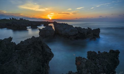 沖永良部島 ウシジ浜の朝日 ND400使用