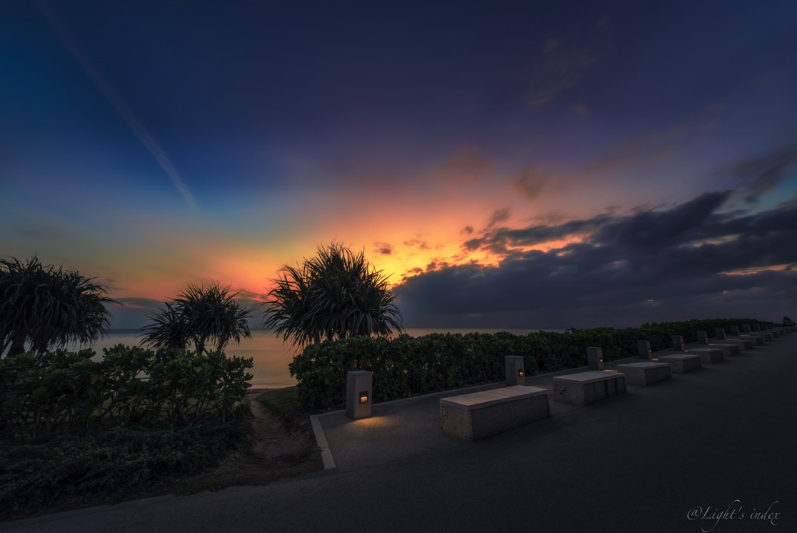 夕暮れの瀬長島