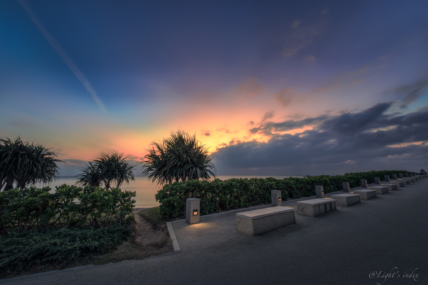 夕暮れの瀬長島